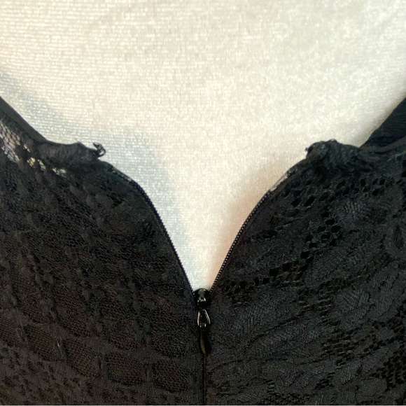 GUESS NWT Lace Bell Sleeve Open-Back Mini Dress, Sample Size S - Picture 10 of 11